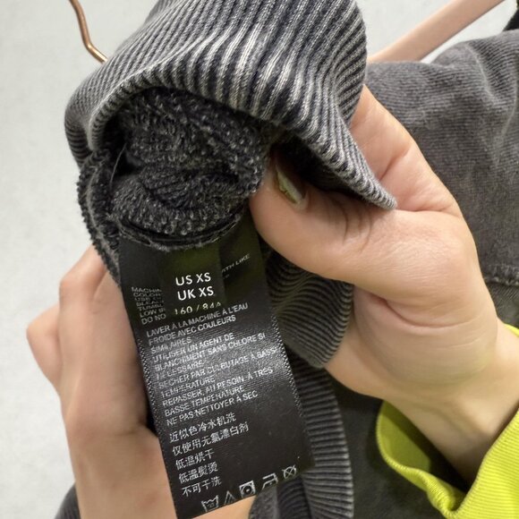 Free People Sweatshirt Womens XS Gray Cropped Deep V Back Boat Neck Pullover - Picture 7 of 10